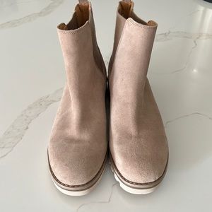 Crown Vintage Suede Boots size 8.5